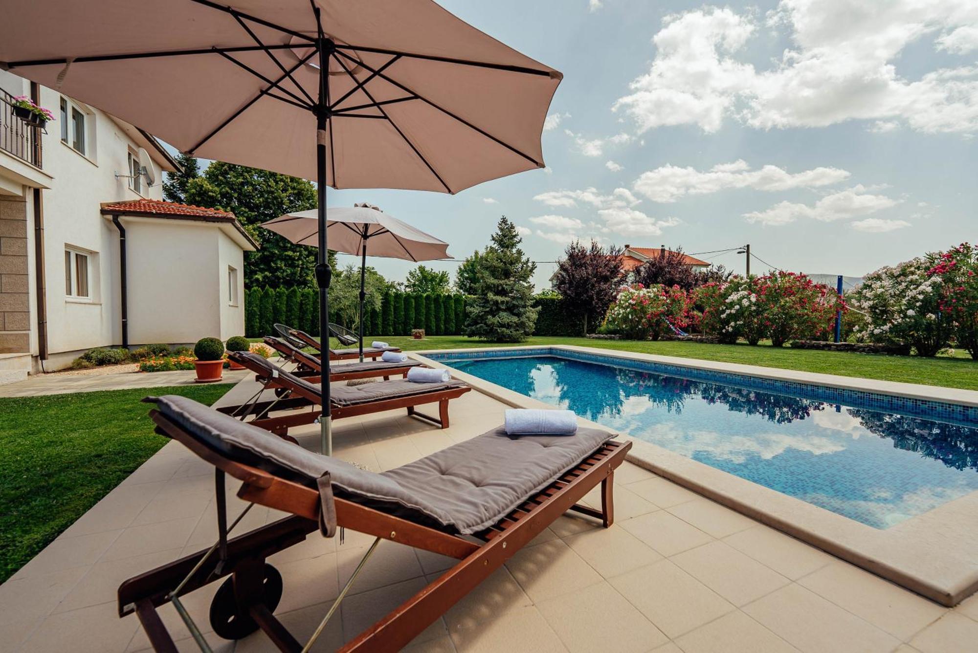 Villa Latica Donji Prolozac Экстерьер фото