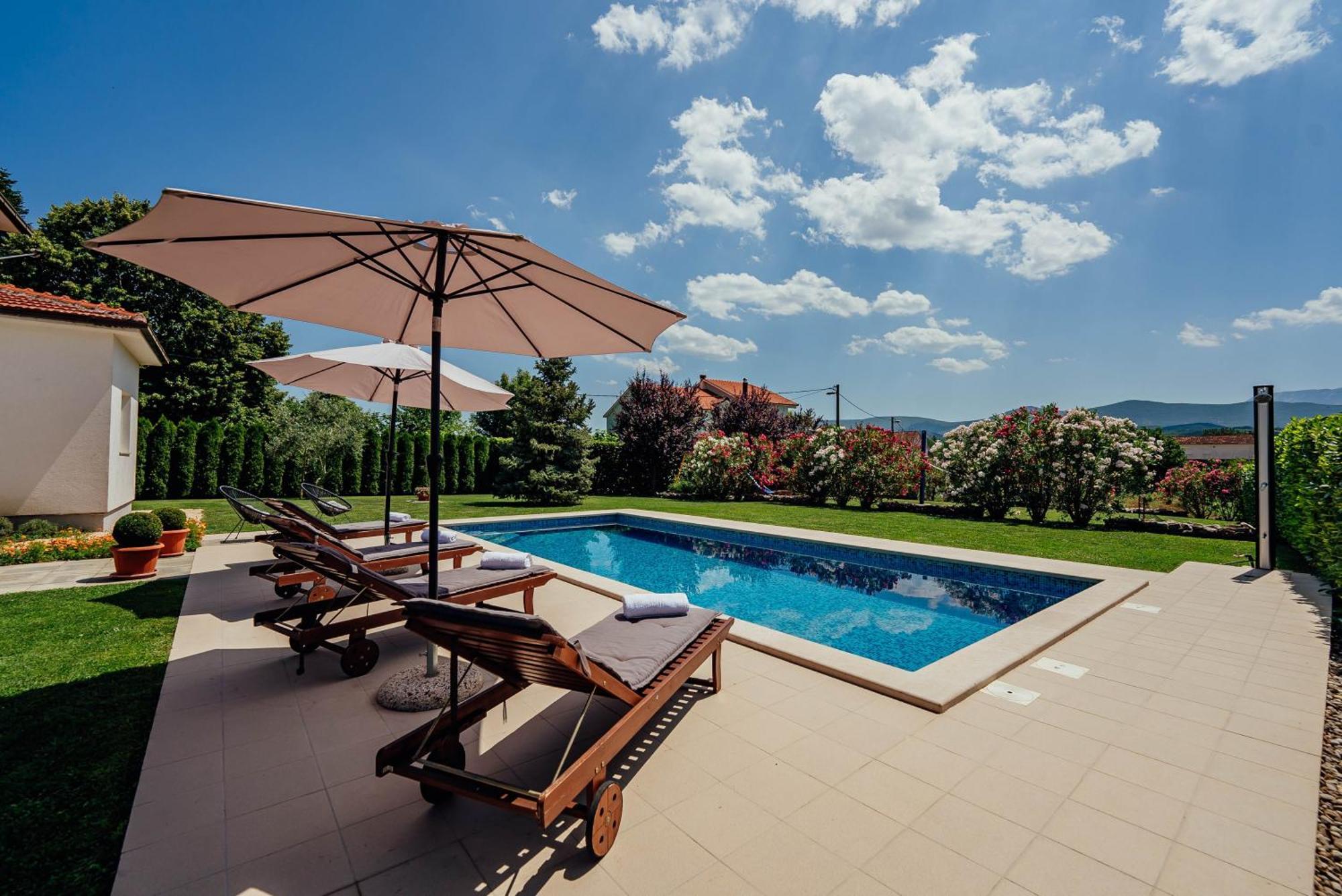 Villa Latica Donji Prolozac Экстерьер фото
