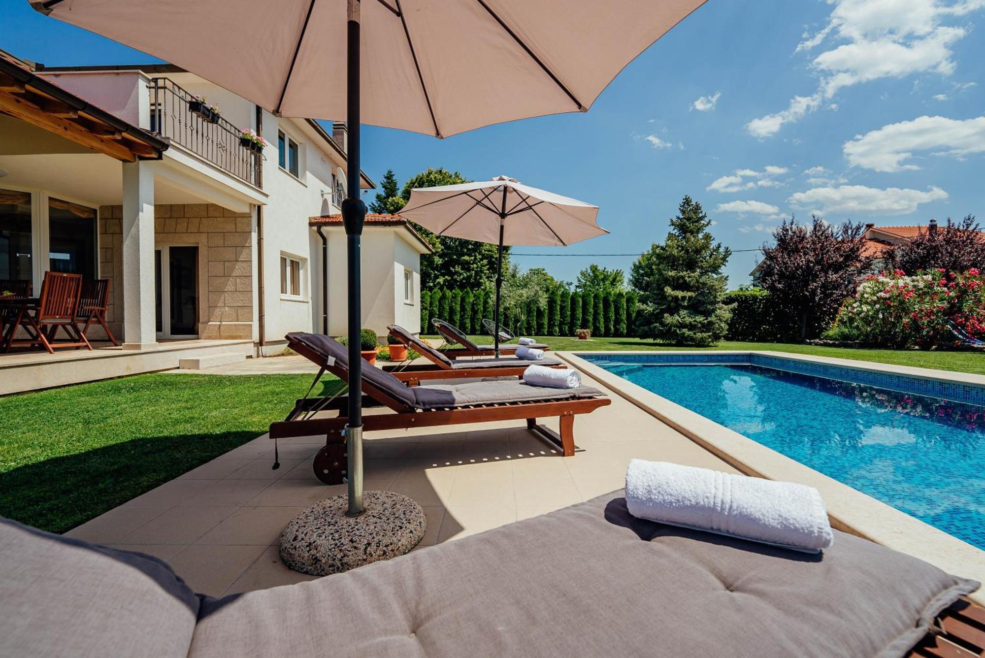 Villa Latica Donji Prolozac Экстерьер фото