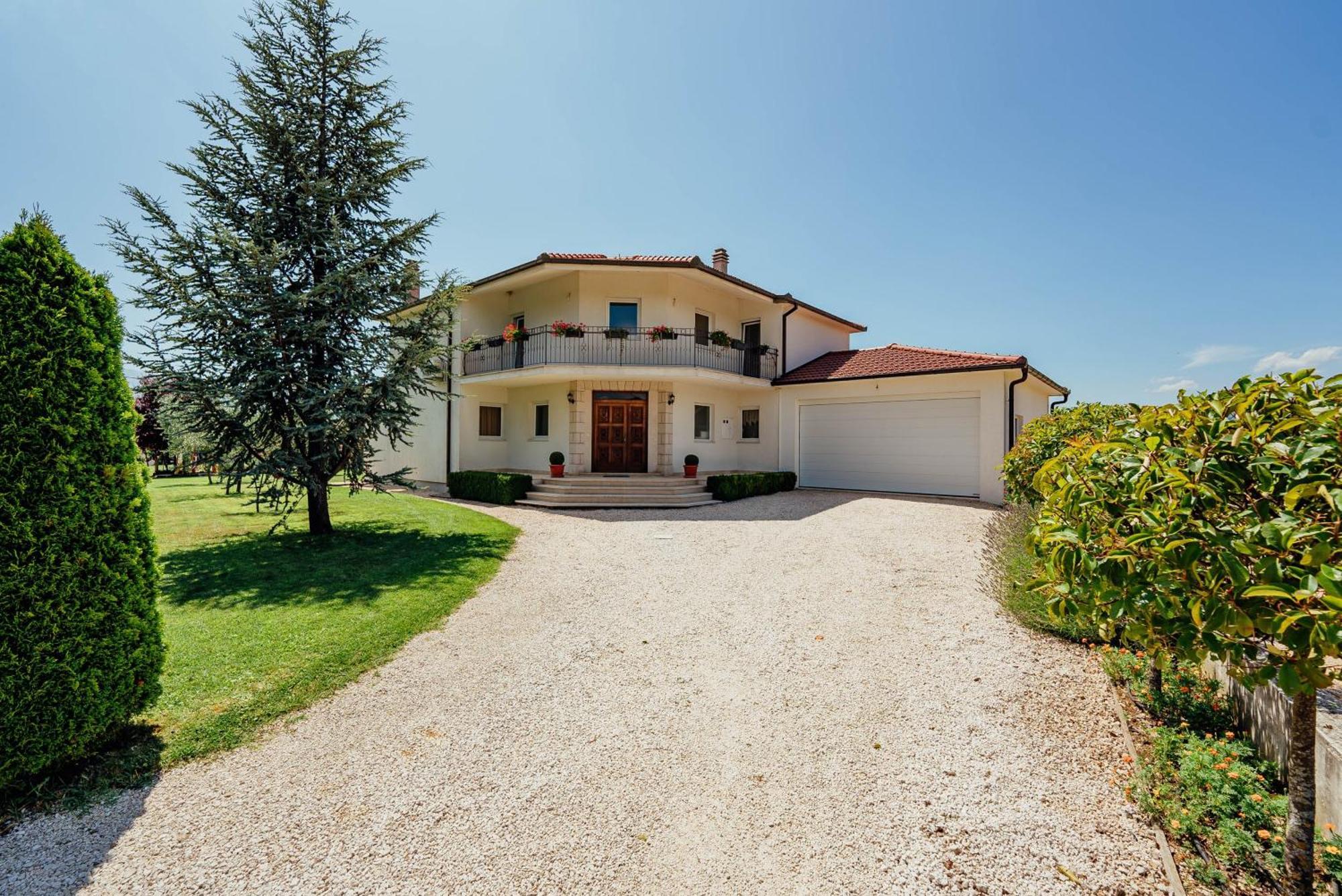 Villa Latica Donji Prolozac Экстерьер фото